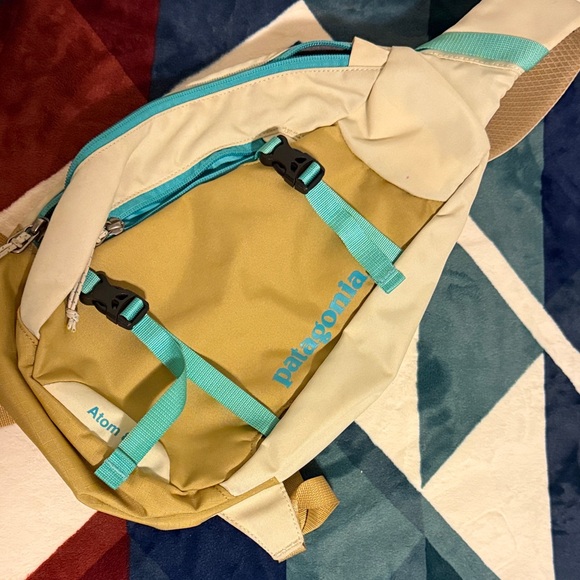 Patagonia Tan and Teal Shoulder Bag - Picture 6 of 9